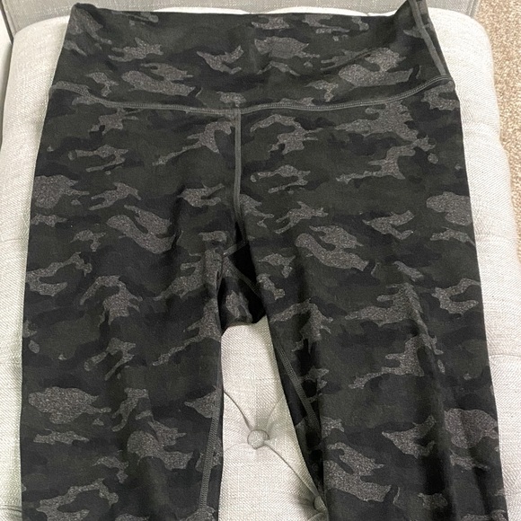 Fabletics High Waisted Powerhold 7/8 Legging - Picture 1 of 3